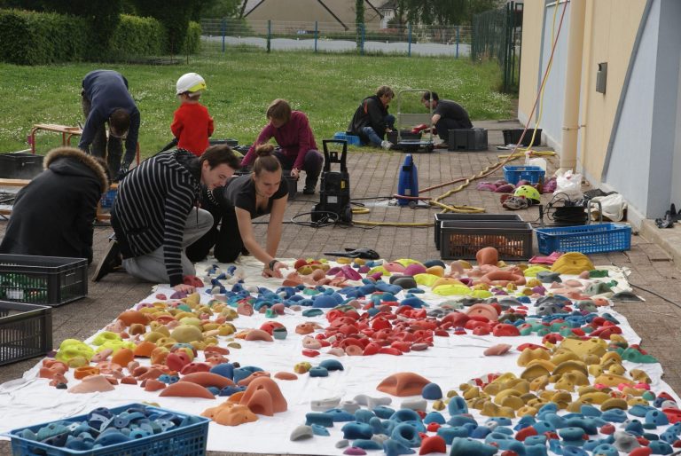 DEMONTAGE DES PRISES DU MUR (photo 3)